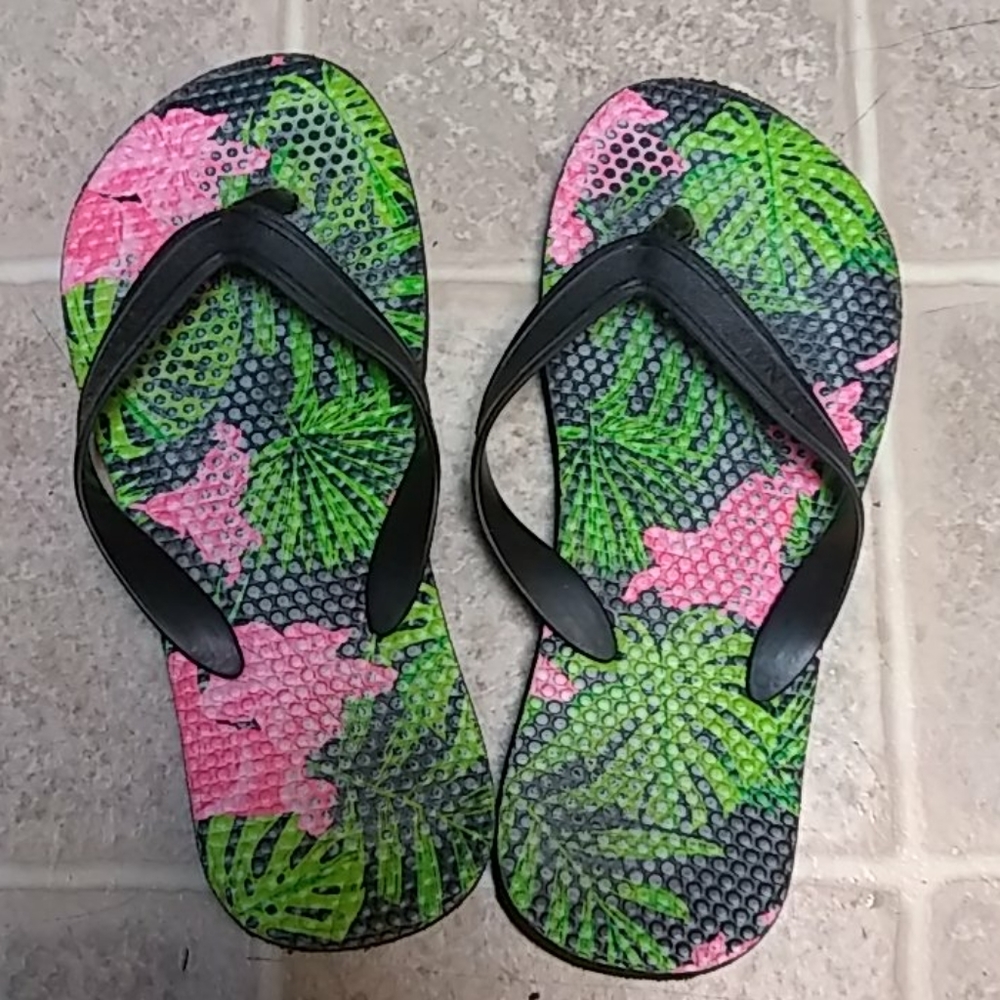 Tropical flip flops